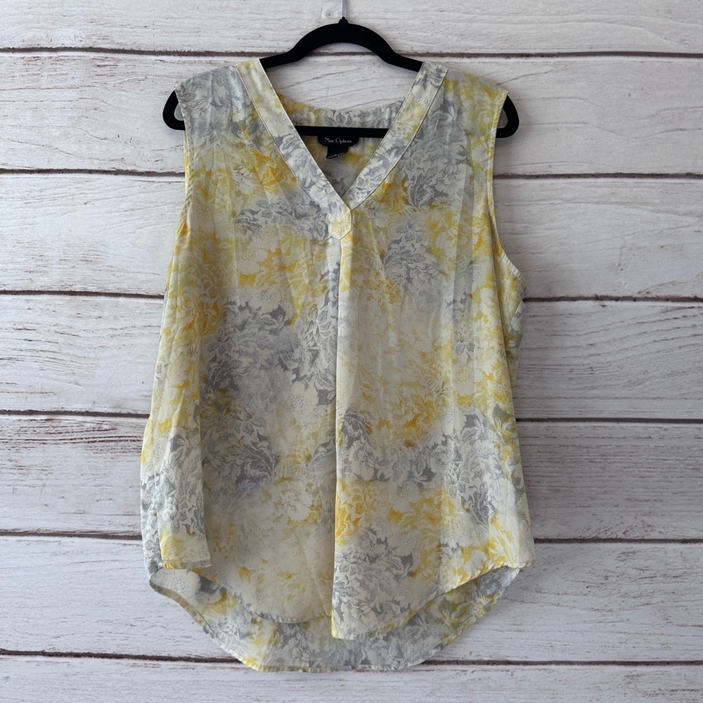 🌼 Nue Options Sleeveless V-Neck Blouse – Size Large Office Church Dressy Beach